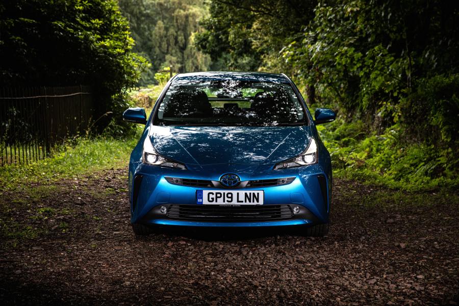  Toyota Prius 2019 года  (UK) (фото 33 из 37)
